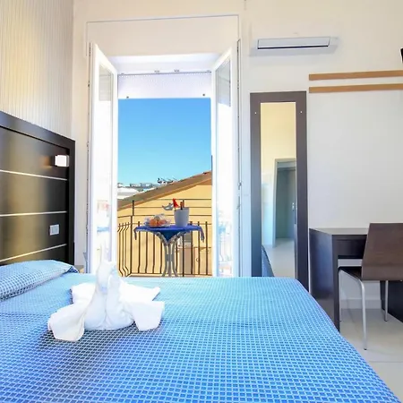 Residenza Annessa Duca Di Kent 2* 체제나티코