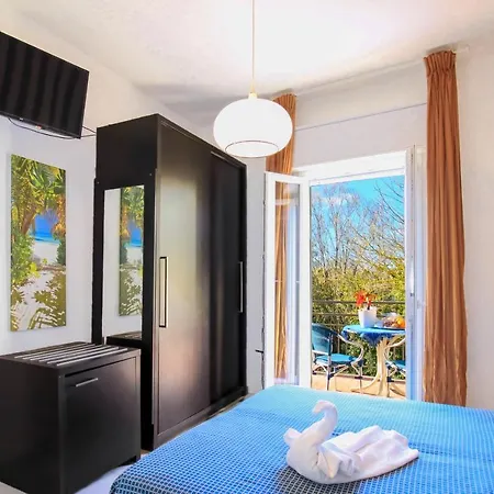 Residenza Annessa Duca Di Kent فندق تْشيزيناتيكو